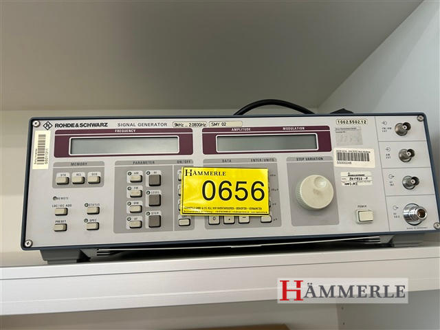 ROHDE&SCHWARZ SIGNAL GENERATOR 9kHz-2.080GHz SMY 02
